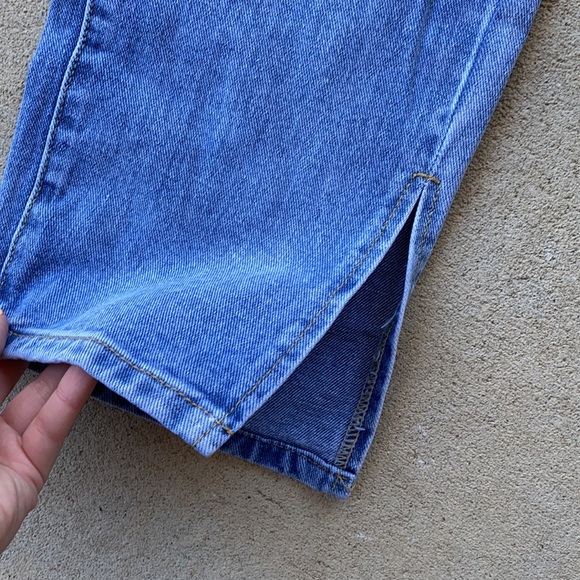 Pretty little thing ankle slit mom jeans - Picture 2 of 4